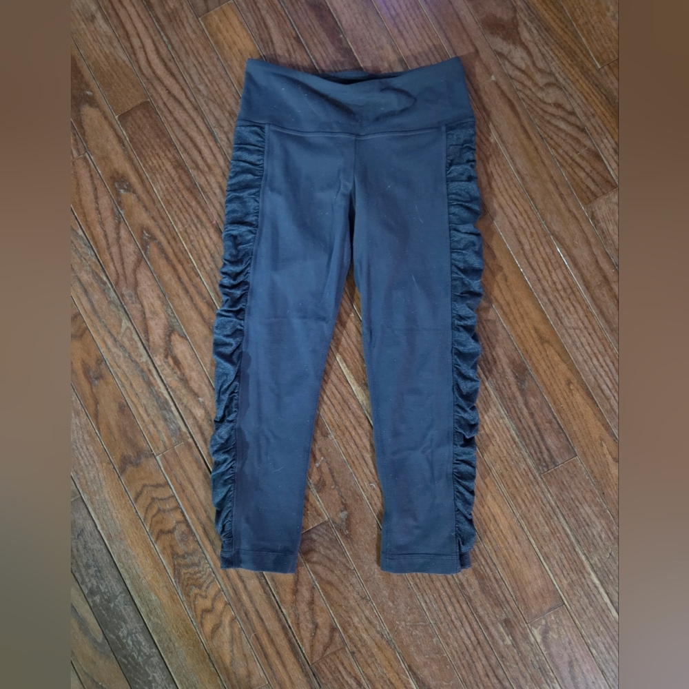 Lululemon Gray Cropped Leggings